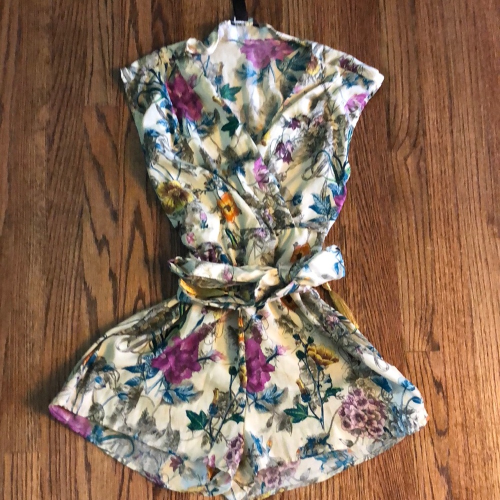 H&M Romper Size:4